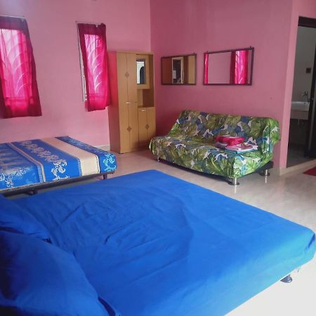 Almira Homestay Jambi Extérieur photo