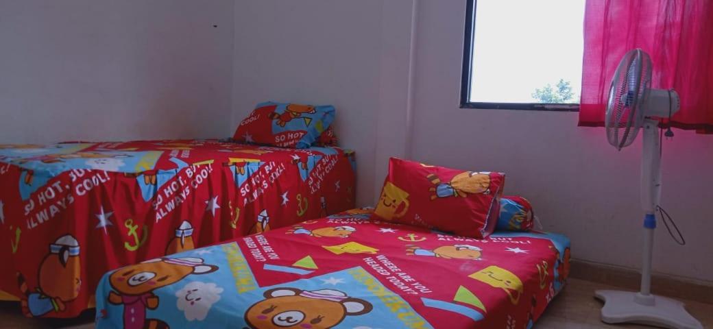 Almira Homestay Jambi Extérieur photo