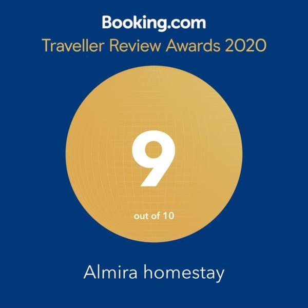 Almira Homestay Jambi Extérieur photo