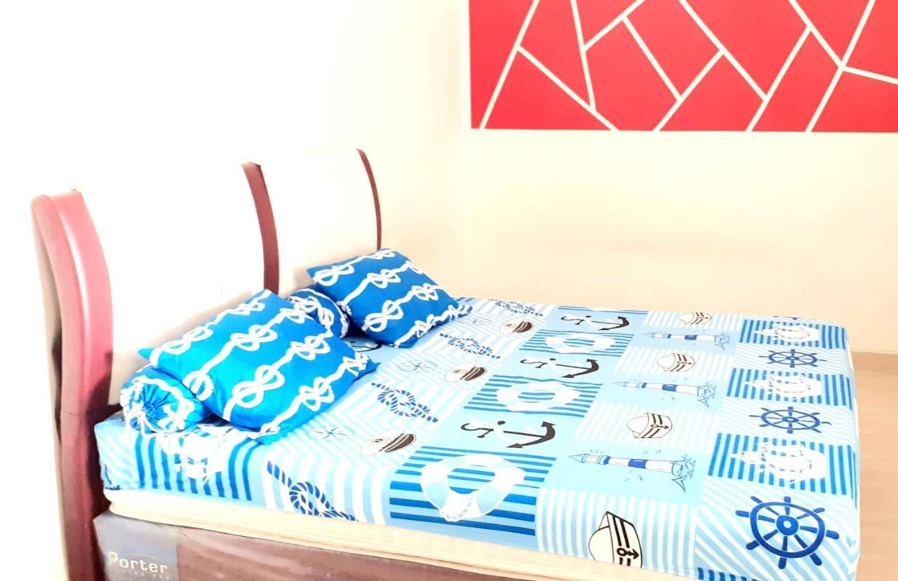 Almira Homestay Jambi Extérieur photo