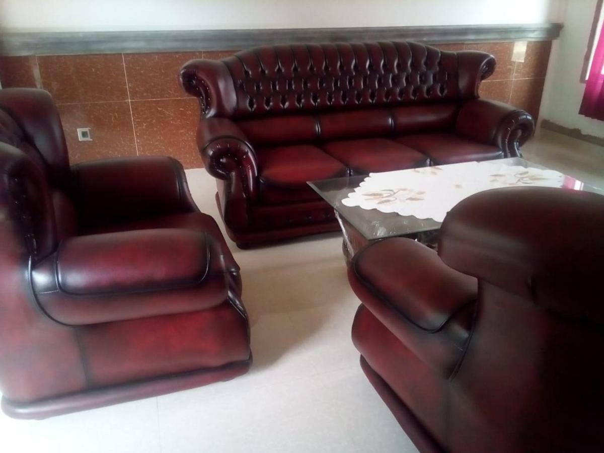 Almira Homestay Jambi Extérieur photo