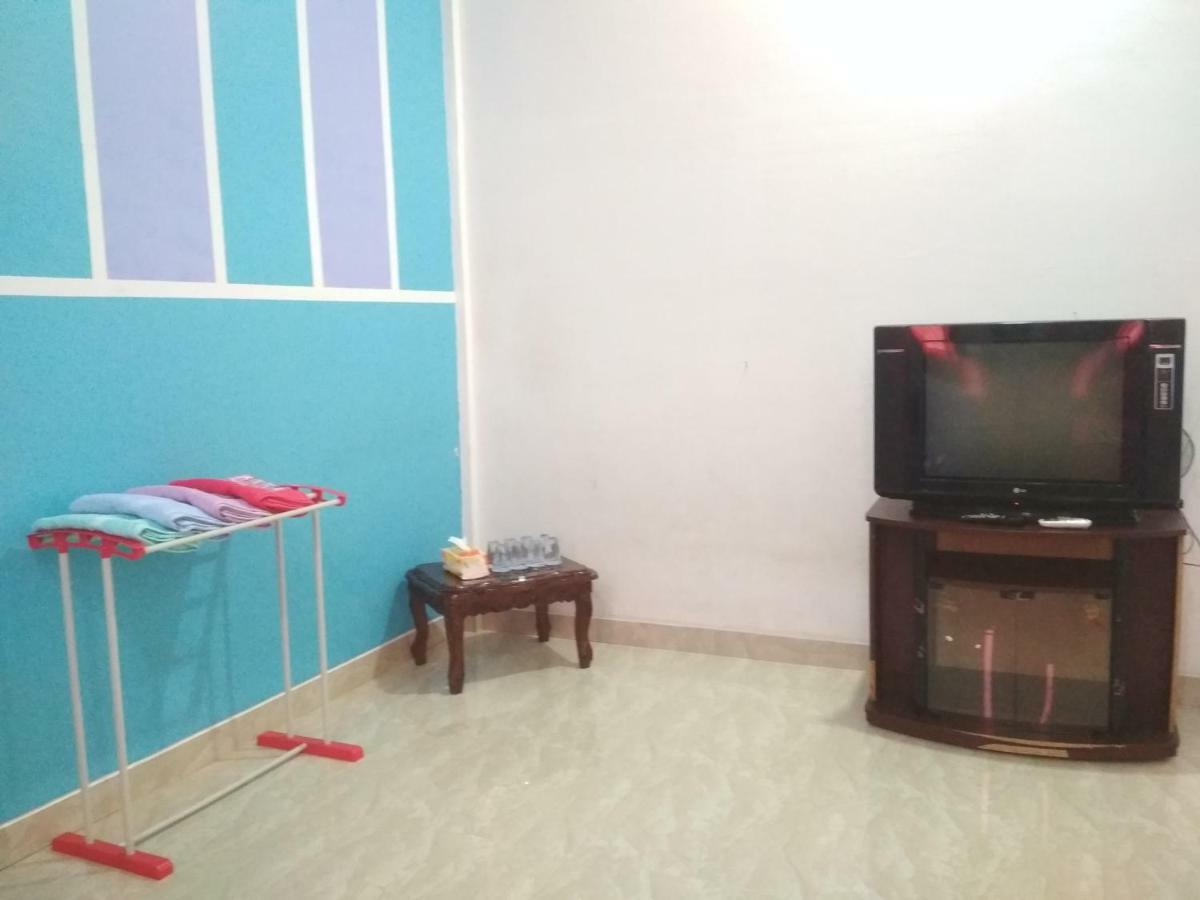 Almira Homestay Jambi Extérieur photo