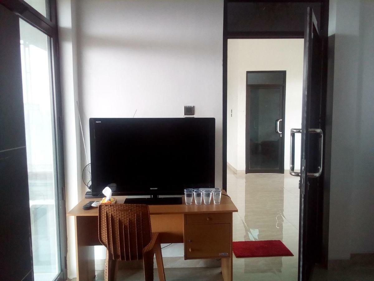 Almira Homestay Jambi Extérieur photo