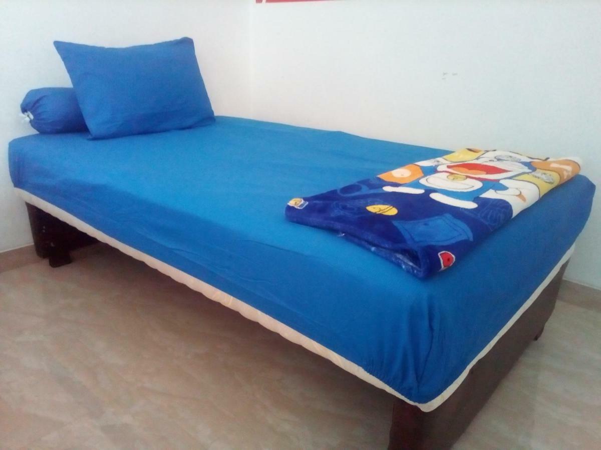 Almira Homestay Jambi Extérieur photo