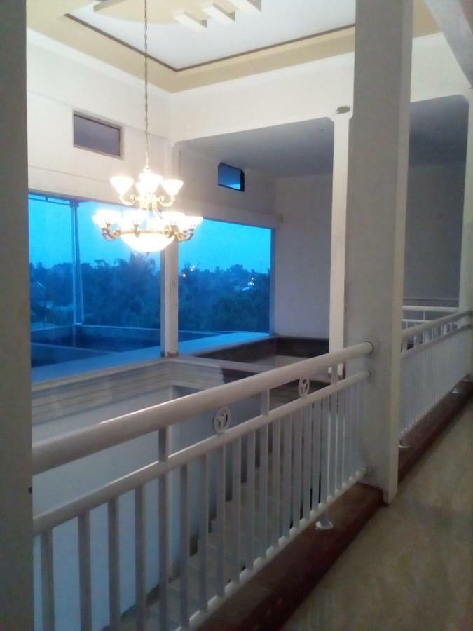 Almira Homestay Jambi Extérieur photo